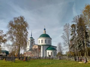 Троицкая церковь с живописью (Крутец)