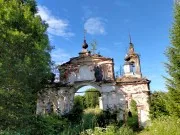 Ограда церковная с двумя воротами (Шишкино)