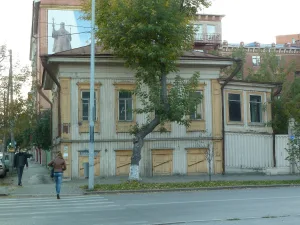 Жилой дом, забор, ворота (Тюмень)