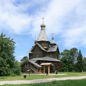 Деревянная церковь (Рождества Пресвятой Богородицы) из д. Перёдки Боровичского района (Великий Новгород)