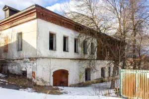 Жилой дом с торговыми помещениями (Горбатов)