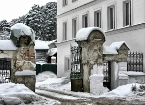 Ограда с воротами (Судиславль)