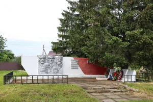 Памятник героям войны (Весь)
