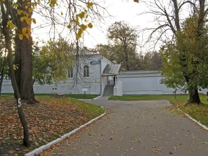 Служебные корпуса у Задних ворот — западный корпус (Измайлово)