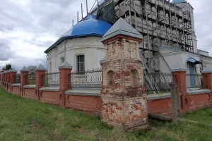 Ограда с угловыми башнями (Андрианово)