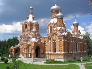 Крестовоздвиженская церковь в Дарне
