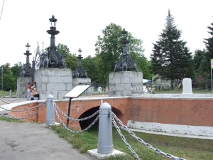 Мост с грифонами (Кузьминки)