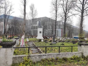 Братская могила советских воинов, погибших в борьбе с фашистами (Шлиссельбург)