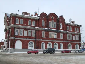 Здание подворья Сурского монастыря (Архангельск)