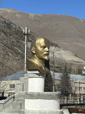 Памятник В.И. Ленину (Тырныауз)