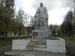 Памятник рабочим и служащим завода «Дубитель», погибшим в годы Великой Отечественной войны 1941-1945 гг. (Можга)