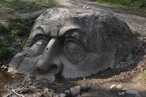 Голова (скульптура)