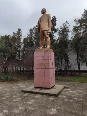 Statue of Lenin in Mykolaivka