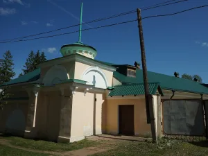 Ограда с башнями (Боровичи)