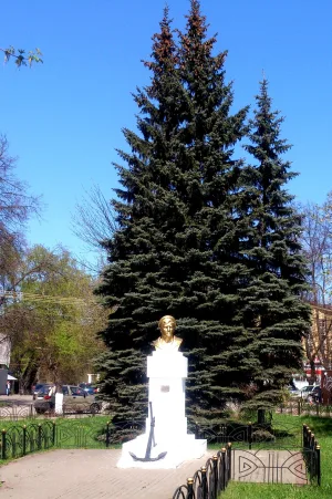 Памятник А.Г. Железнякову (Ногинск)