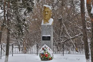 Бюст Героя Советского Союза Федора Гавриловича Крылова (Пушкино)