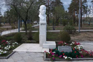 Памятник С.Н. Орешкову (1916-1943), Герою Советского Союза, повторившему подвиг Александра Матросова (Улан-Удэ)
