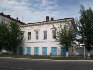 Дом, в котором врачом Козих была открыта первая в Забайкалье метеорологическая станция (Кяхта)