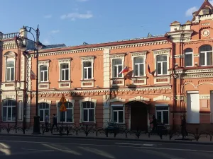 Дом жилой с торговыми лавками (Тюмень)