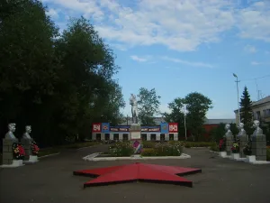 Памятник воинам-землякам, погибшим в годы Великой Отечественной войны 1941-1945 гг. (Тюкалинск)