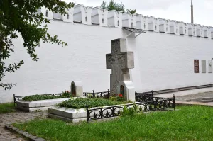 Ограда с северными и южными воротами (стены новой территории) (Даниловский)