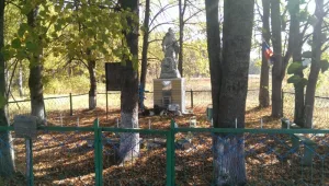 Братская могила (урочище Высокое)