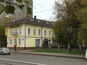 Здание, где находился штаб 385 отдельного зенитного дивизиона ПВО (Череповец)