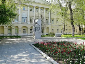 Памятник воину-ополченцу Фрунзенской дивизии