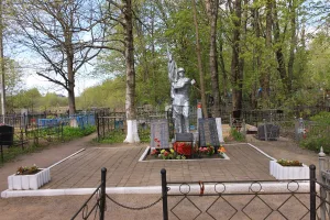 Братская могила воинов Советской Армии, погибших при освобождении г. Новгорода в 1944 году (Великий Новгород)