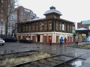 Жилой дом, образец застройки улицы (Омск)