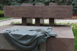 Могила А.М. Чеверева (1887-1921), героя Гражданской войны на Урале