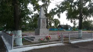 Памятник павшим в годы Великой Отечественной войны (Новомихайловка)