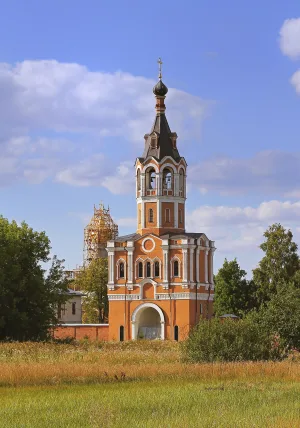 Колокольня и надвратная церковь Рождества Иоанна Предтечи (Зосимова Пустынь)