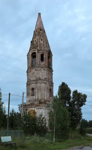 Колокольня церкви Рождества Христова