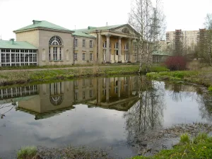 Сад с прудом