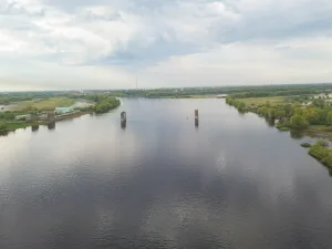 Устои и быки моста недостроенной железной дороги Санкт-Петербург - Орел (Великий Новгород)