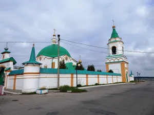 Стена с башнями (остатки стены)