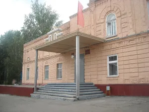 Здание Народного дома, где состоялось 1-я уездная конференция РКСМ (Мокшан)