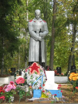 Братское кладбище советских воинов, погибших в борьбе с фашистами (Ясная Поляна)