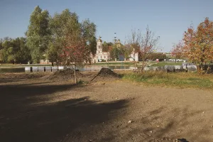 Парк (10,3 га) с прудом (Лианозово)