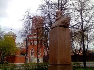 Памятник Николаю Жуковскому