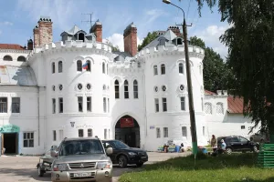 Фрагмент крепостной стены с западными воротами (Юрино)