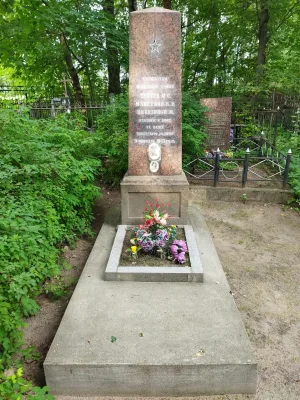 Братская могила советских воинов-зенитчиков, погибших в 1943 г. в Великую Отечественную войну