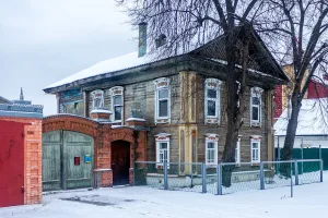 Жилой дом с воротами (Желнино)
