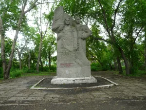 Памятник коммунистам-организаторам советской власти в городе (Верхнеуральск)