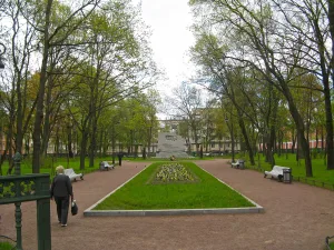 Романовский сквер (сквер Металлист) (Кронштадт)