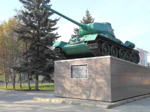 Памятник боевой славы "Танк- Т-34", установленный в честь освобождения от немецко-фашистских захватчиков г. Ржев (Ржев)