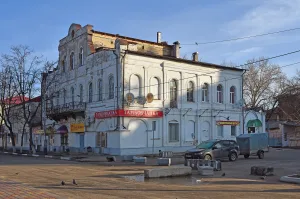 Жилой дом с магазином (Мичуринск)