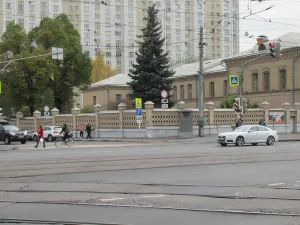 Фрагмент ограды (Сокольники)
