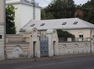 Гороховский переулок 3 c1, Ограда